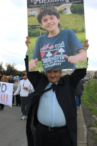 10001295_715399621813544_1333075424_n