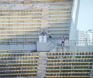 L'unico tifoso della Pro Vercelli, al San Nicola
