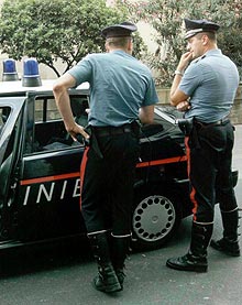 Brindisi- Non si ferma all'alt dei carabinieri. Beccato senza patente e privo di assicurazione