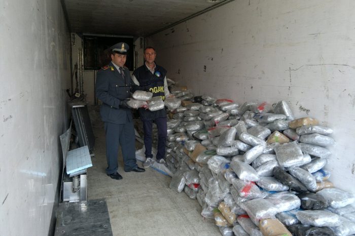 Sequestrati oltre mille kg di droga, dal valore di 13 milioni di euro