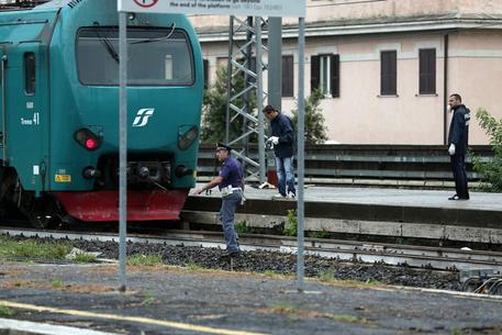 Brindisi: un uomo travolto da un treno. Si pensa al suicidio