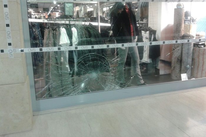 Grave incidente alla Galleria Auchan di Taranto