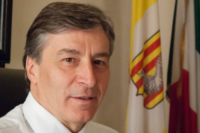 Caos Province: Il Presidente UPI Puglia, Antonio Gabellone, convoca d'urgenza i capigruppo della Regione e i sindacati.