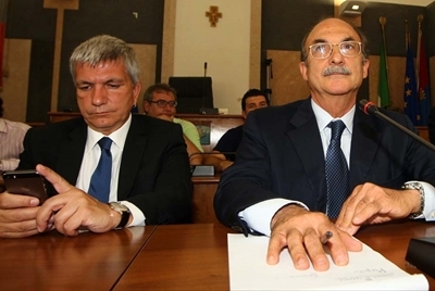 Taranto - "Il Sindaco Stefàno vuole chiudere ILVA? E' tutto un bluff"