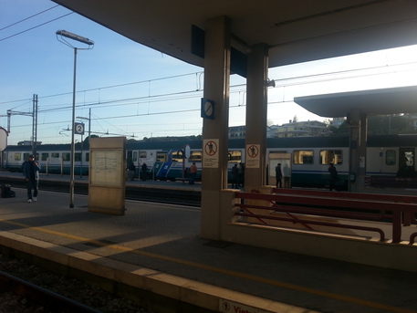 Allarme bomba: fermato il treno Taranto-Bologna