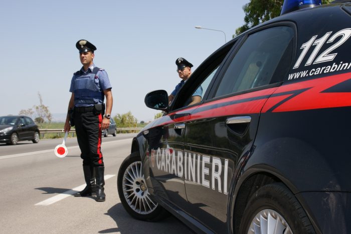 Brindisi-Alla guida di un'auto rifiuta di sottoporsi ad accertamenti, denunciato