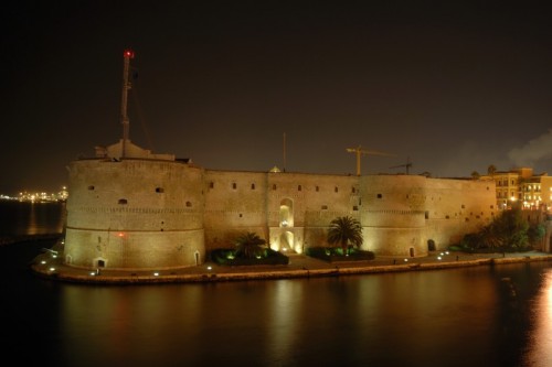 Taranto - Tutti pazzi per il Castello Aragonese. E boom di visite: 79mila visitatori in 9 mesi