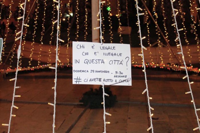 Taranto – “Wanted”: Sotto l’albero di Natale dei tarantini le “chiacchiere” della politica