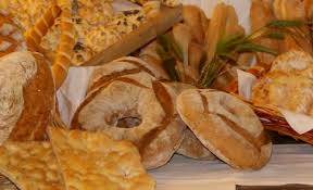 Casamassima (BA) - Il pane non venduto in dono ai più bisognosi