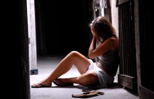 Taranto - Prima la seduce poi la fa prostituire. Tragica fine di una storia d'amore.