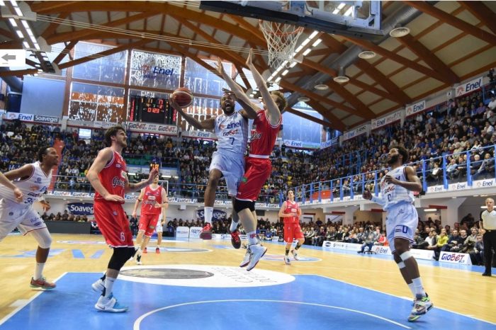 Brindisi - Basket: Enel Brindisi sottotono sconfitta da Reggio Emilia in una gara a senso unico