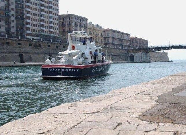 Taranto - Pesca di frodo, 40kg di "limoni di mare". Denunciati quattro pescatori.