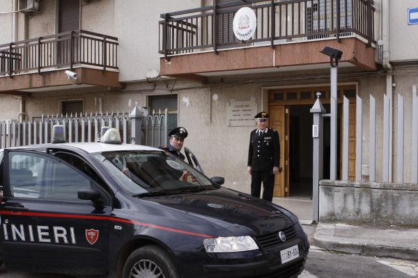 Brindisi- Assaltano la Unipol Banca con un Camion Gru, via con 60mila euro