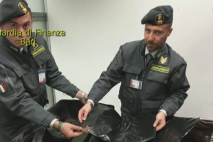 Bari,“Karol Wojtyla”  - Mezzo milione di euro in cocaina purissima brasiliana. Arrestata 24enne.