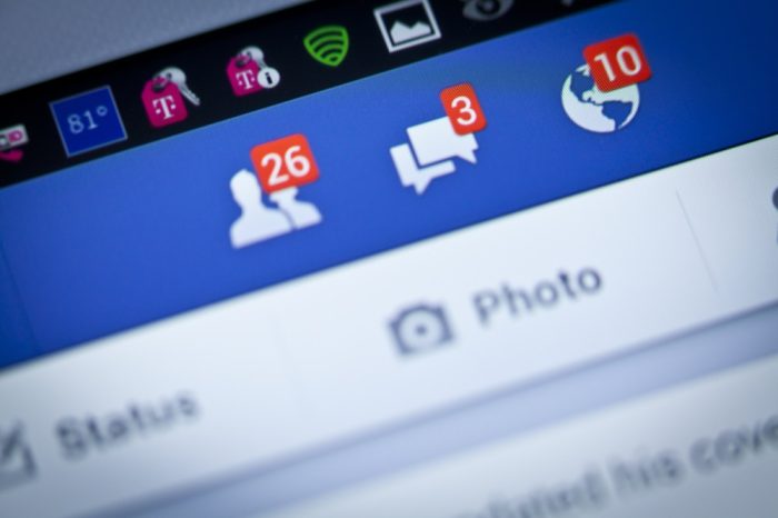Guerra alle bufale sul web, Facebook ora permette di segnalarle
