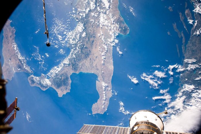 La Puglia vista dallo spazio. La foto che sta facendo impazzire il web