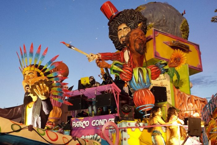 Lecce –Boom di presenze al primo appuntamento della 75ma edizione del Carnevale di Gallipoli