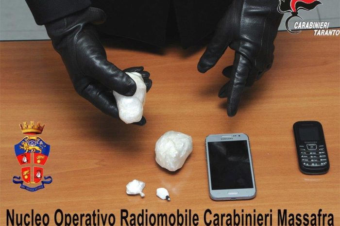 Taranto - Beccato con 115 grammi di cocaina in auto. In manette 35enne