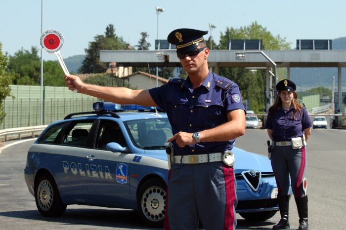 Taranto - La Polizia sensibilizza contro l'eccesso di velocità. Ecco le zone interessate dai tutor