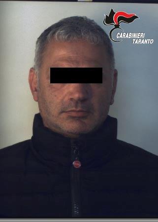 Taranto - Arrestato dopo una latitanza di otto mesi. Si nascondeva in un quartiere.