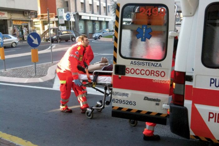 Taranto - Incidente fuori scuola. Bimbo di 4 anni travolto da una ringhiera