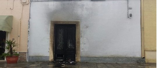 Brindisi- Incendio a casa di Al Bano. Un pensionato confessa: "Sono stato io, ma ho sbagliato, pensavo fosse casa di mio nipote."