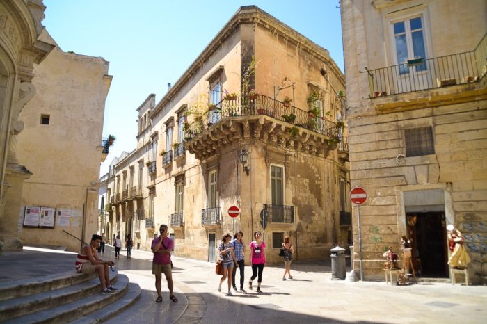 Lecce - "Più politiche a misura di cittadino": meno smog e auto in città