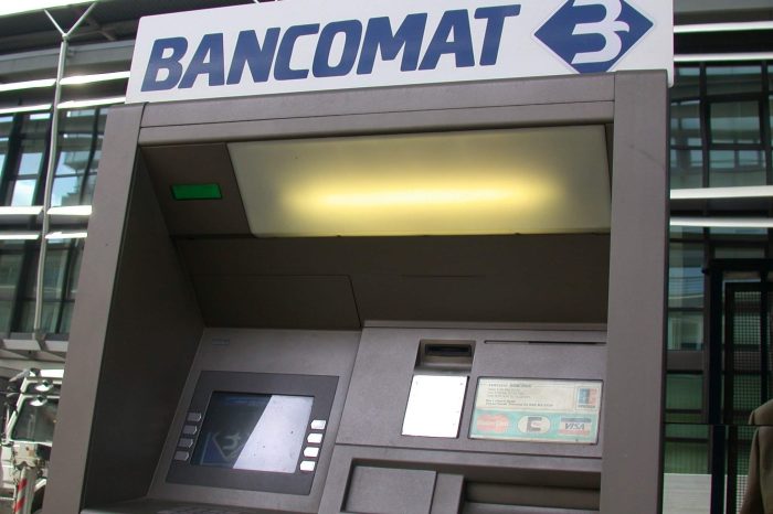 Brindisi- Assalto con deflagrazione al bancomat della Banca Popolare Pugliese. Rapinatori via col bottino