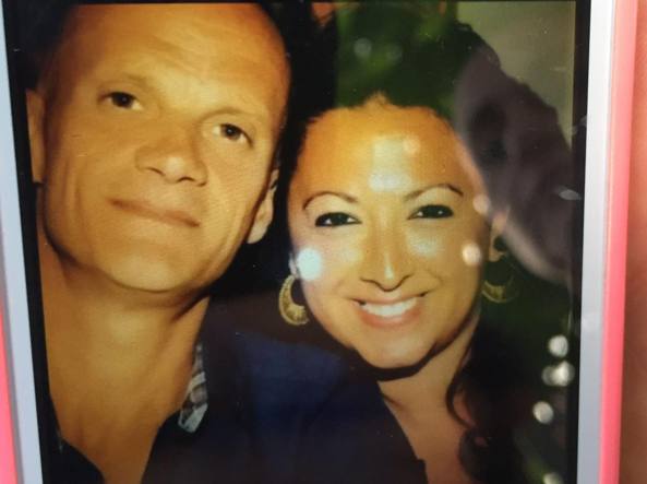 Taranto - Omicidio suicidio. Entrambi di Taranto, marito e moglie trovati morti in casa dalla figlia 14enne