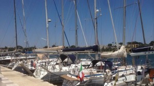 Brindisi-Corfù, barche nel porto interno 7-2