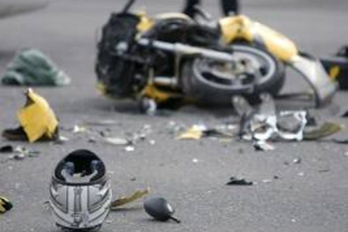 Terribile incidente in moto: 21enne in condizioni critiche in ospedale