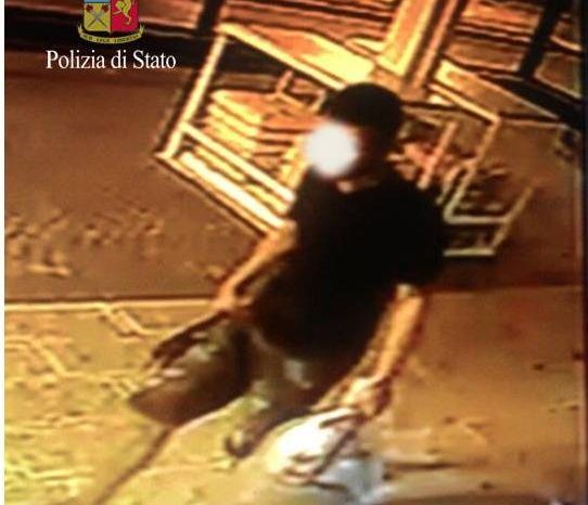 Taranto - Tentato furto in un bar del centro. Incastrato dalla telecamera