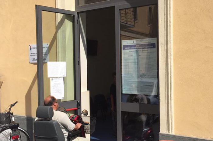 Taranto  - Uffici comunali nell'edificio appena ristrutturato ma la struttura non è a norma | FOTO