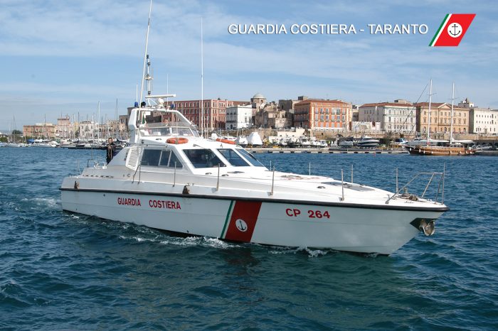 Taranto - Forti  raffiche di vento, diversi interventi della Guardia Costiera per bagnanti e natanti in difficoltà
