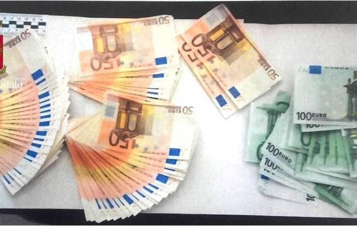 Taranto - Soldi falsi in giro per la città. La Polizia trova e sequestra banconote contraffatte  per 9mila euro
