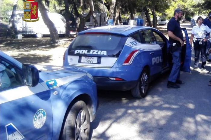 Taranto  - Camper e roulotte in pineta: campeggiatori abusivi fatti allontanare dalla Polizia