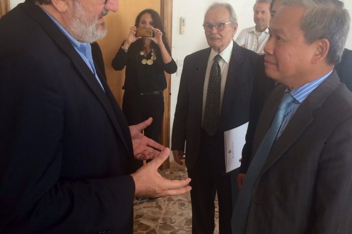 Bari - Incontro tra il Governatore Emiliano e l'ambasciatore del Vietnam
