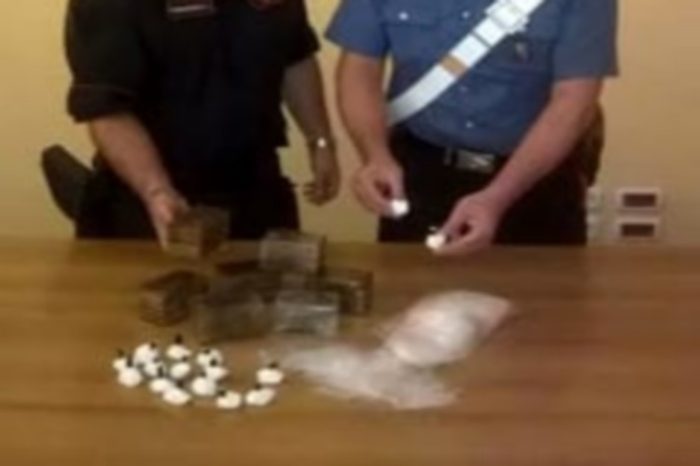 Bari - Bazar della droga in casa, arrestati coniugi nel quartiere Madonnella