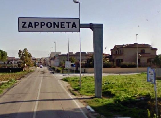 Foggia- Zapponeta, la storia del sindaco che accompagna gli alunni a scuola.