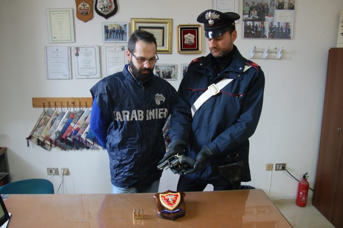 Foggia - circolava per Lucera con pistola con matricola abrasa, 36enne pregiudicato del posto arrestato dai Carabinieri
