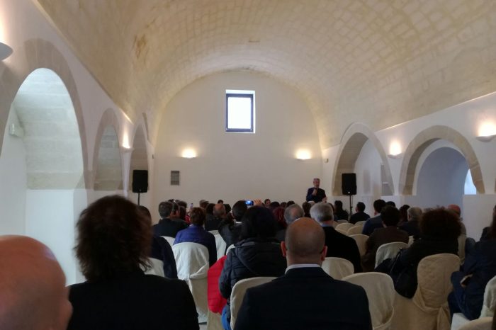 Lecce- Uggiano la Chiesa, Incontri di Architettura, bando alle immagini