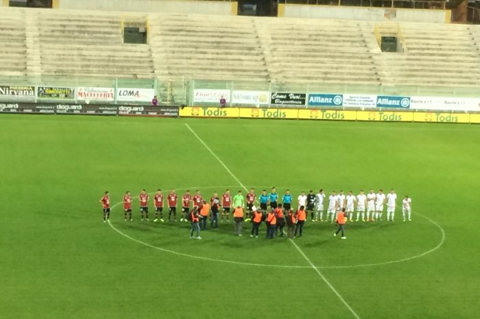 Taranto - I rossoblù sconfiggono il Messina e raggiungono i quarti: decide Lo Sicco