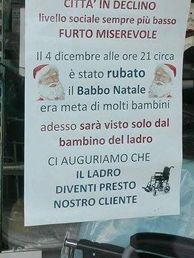 Taranto - Rubano Babbo Natale da una farmasanitaria. Il titolare: "Spero che il ladro diventi nostro cliente"