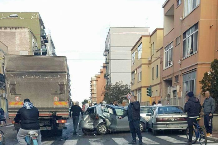 Taranto - Incidente tra 9 auto ai Tamburi. Ecco le FOTO
