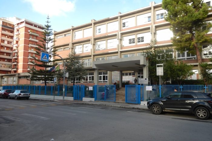 Taranto - La scuola  "C. Colombo" accoglie le famiglie con un "Open Day" domenica