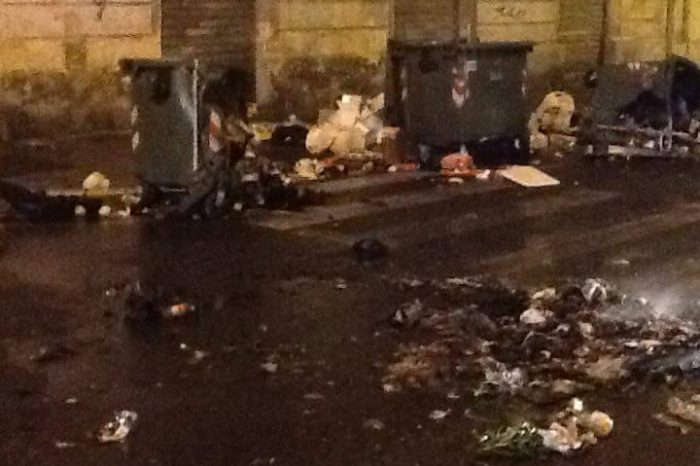 Taranto - Il capodanno alla città costa 20mila euro di cassonetti distrutti, 75 tra danneggiati e dati alle fiamme