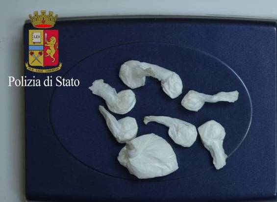 Taranto – Finisce ai domiciliari dopo essere stato beccato con la cocaina