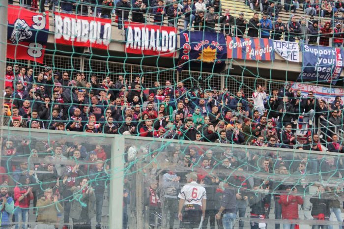 Taranto - Ultras armati fanno irruzione durante l'allenamento, la situazione