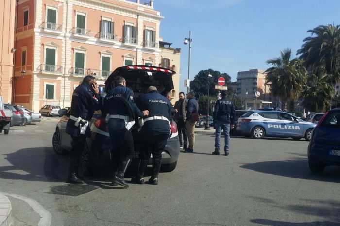 Taranto - Controlli congiunti di Polizia locale e di Stato: fermati e controllati 15 veicoli