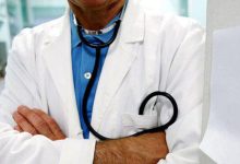 Protesta dei medici a Casa Sollievo della Sofferenza dopo la disdetta del contratto